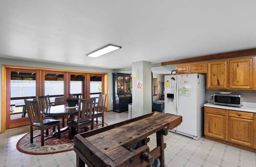 Harrison Cabin | Coeur d'Alene Lake Cabin with Grass to the Water's Edge