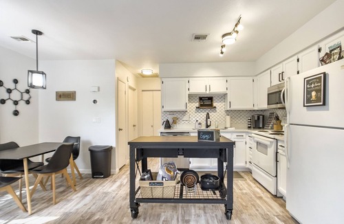 Mesa Grande House | Coffee House! Mesa-Tempe-and a King Bed! Prime location- Walk to Sloan Park!