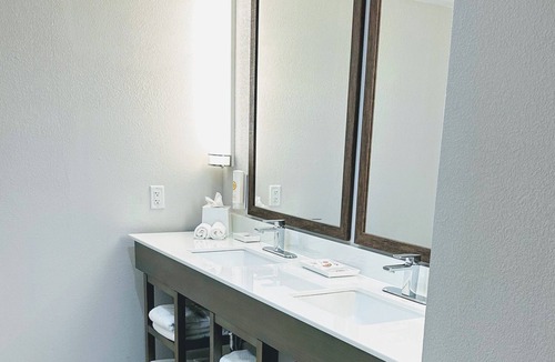 Scottsdale Hotel | Comfort Suites Scottsdale Talking Stick Entertainment District