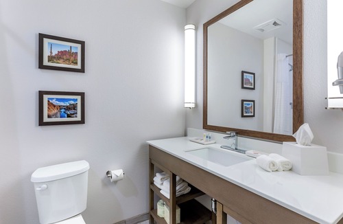 Scottsdale Hotel | Comfort Suites Scottsdale Talking Stick Entertainment District