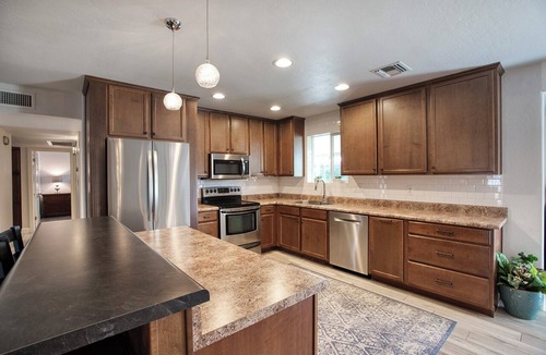 Paradise Valley Village House | Comfort with outdoor paradise