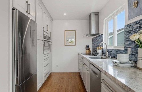 West Beach House | Comfortable and Fresh Townhome Near West Beach!