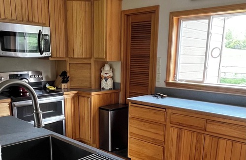 Arlee House | Comfortable Montana Country Home for Family Getaways