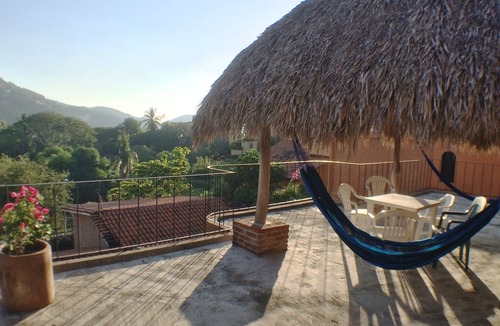 Zihuatanejo Apartment | Comfortable One-Bedroom La Ropa Apartment