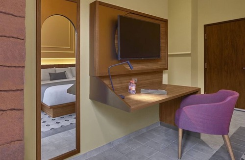 Centro Historico Hotel | Comfortable Room Ideal for Business Travelers Near Convention Center