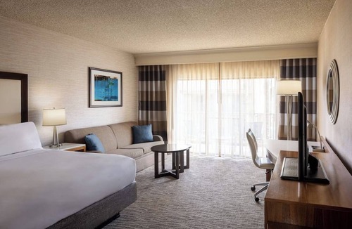 Downtown Resort | Comfortable Sunset Views! 2 King Units with Pool and Free Parking!