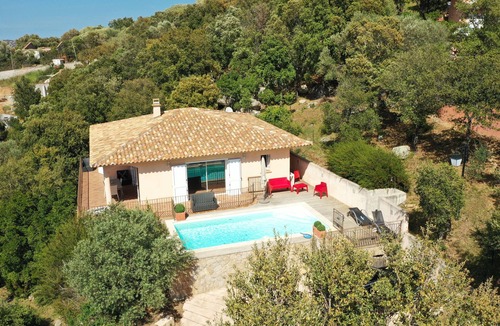 Cirendinu Villa | Comfortable villa with private pool 5 minutes from the beach