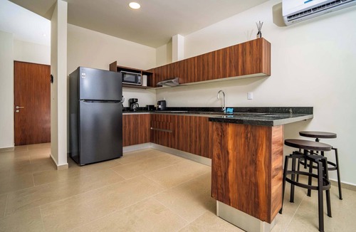Downtown Cancun Apartment | Comfortable with pool and full gym
