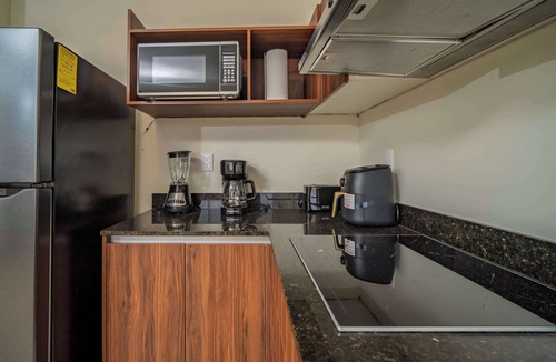 Downtown Cancun Apartment | Comfortable with pool and full gym