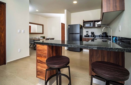 Downtown Cancun Apartment | Comfortable with pool and full gym