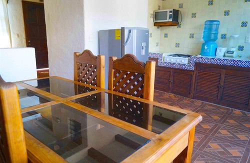 Ojo de Agua House | Comfy 4 Bedroom Town House Garden & Market Area