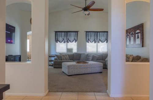 Bell West Ranch House | Comfy House Private Backyard with Pool BBQ Citrus