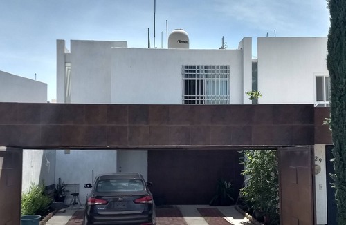 San Luis Potosi House | Comoda casa residencial cerca de Zona Industrial. SLP, BMW, GM