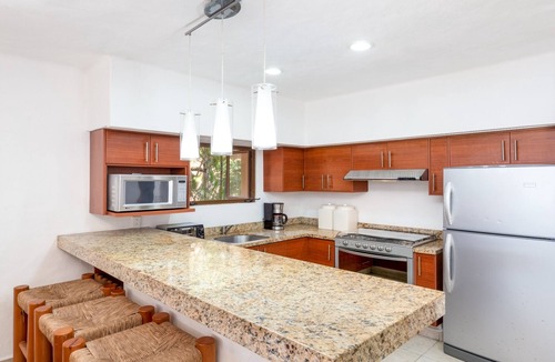 South Hotel Zone Apartment | Condo Los Tules 15-122 by Kivoya