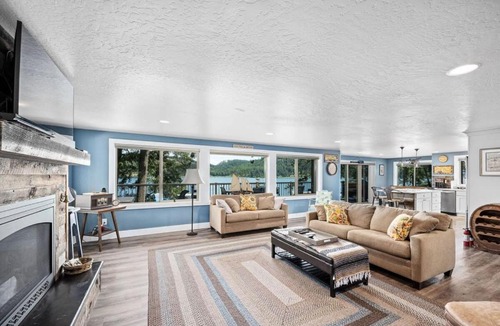Worley House | Conkling Bay Escape