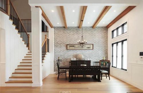 Tarzana House | Contemporary Elegance sleeps 16 pool hot tub