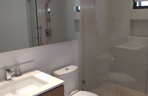 Northeast Apartment | Contemporary suite in Santa Monica with private entrance