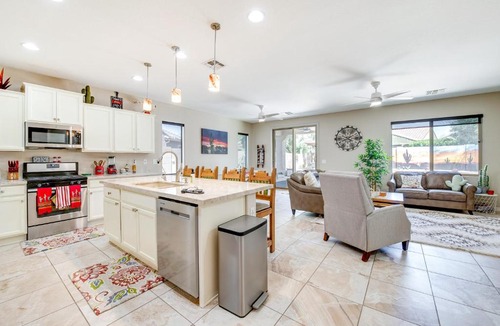 San Tan Valley House | Cookout Ready! San Tan Valley Gem w/Resort Perks