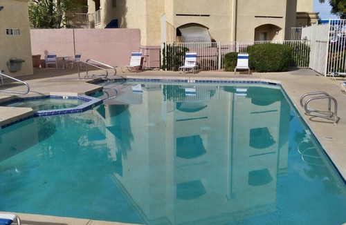 Surprise Condo | COOL2BEDROOM2BATHCONDO next tosuncities,ground floor unit.