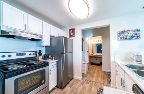 Coolidge Apartment | Coolidge Modern Studio right next to heated pool and amenities