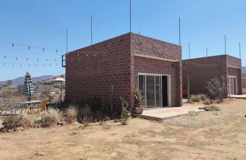 Valle de Guadalupe Cabin | Cozy 1-bedroom cabin in pleasant Tierra Santa with AC