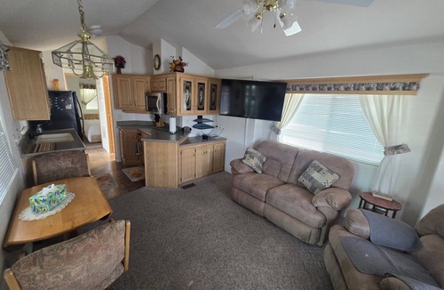 Casa Grande House | Cozy 1-bedroom home in 55+ Community w/Pool, Gym, Activities & Many Amenities!