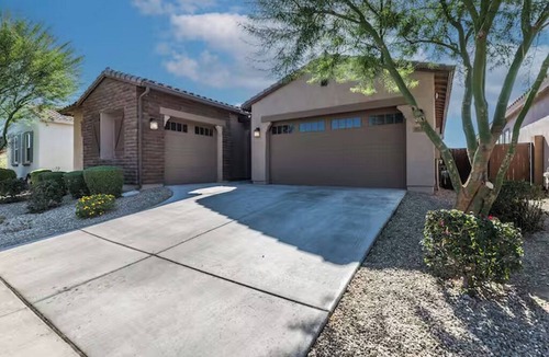 Sunset Farms House | Cozy 1-bedroom house in a beautiful Tolleson neighborhood with AC