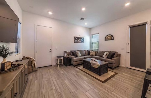 Sunset Farms House | Cozy 1-bedroom house in a beautiful Tolleson neighborhood with AC