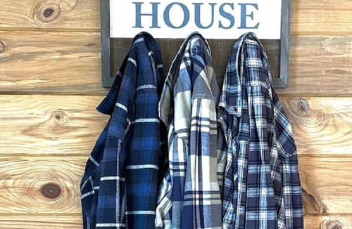 Sagle House | Cozy 2 BD Lakehouse Cabin w/ incredible views