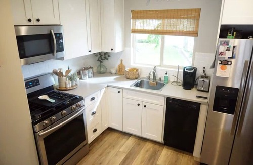 Riverside Condo | Cozy 2-bedroom condo in peaceful Riverside - Entire Place