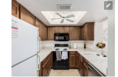 Central Scottsdale Condo | Cozy 2-bedroom condo in beautiful Scottsdale, fitness room, heated pool