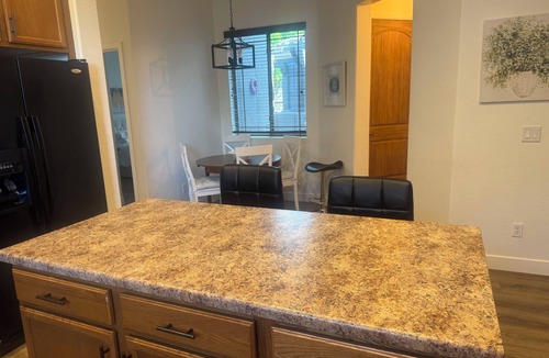East Mesa Condo | Cozy 2-bedroom condo with fitness room, community pool, and hot tub- Mesa
