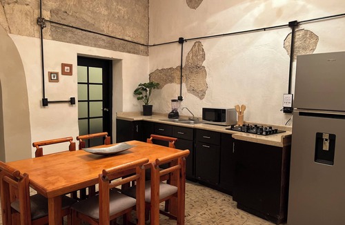 Monterrey Centro House | Cozy 2-bedroom house in fantastic Monterrey behind paseo santa lucia