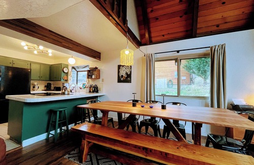 Frazier Park Cabin | Cozy 3-bedroom cabin in lovely Pine Mountain Club
