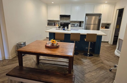 Mercedes Apartment | Cozy 3-bedroom condo with by the Mercedes Premium Outlets.