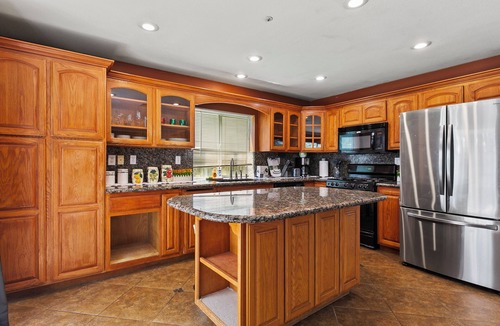 Fontana House | Cozy 4BR Retreat｜Fully Equipped Kitchen,Patio & Pet-Friendly｜FlexibleLease#41817