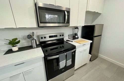 Harlingen Apartment | Cozy apartment in Harlingen Sleeps 8