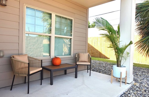 Edinburg Apartment | Cozy Apartment Pool Gym Gated Community