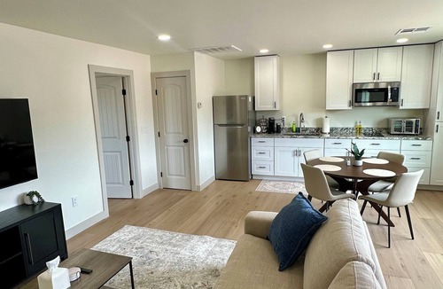 Anthem Apartment | Cozy & Clean 1-Bedroom Apartment with Desert Views -BRAND NEW-