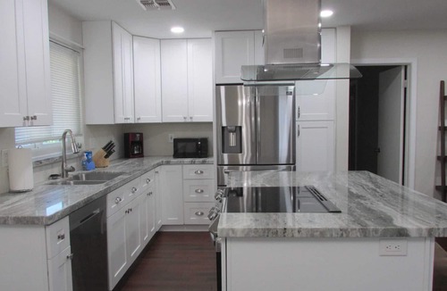 Alta Vista Estates House | Cozy home near freeways w/pool, BBQ