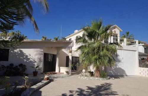 Buenavista House | Cozy Home One Off the Beach