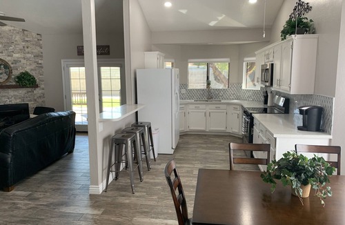 Chandler Crossing Estates House | Cozy HOME w/Citrus Garden & Patio