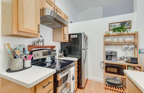 McAllen House | Cozy House by Zinnia Park! Family Home in McAllen