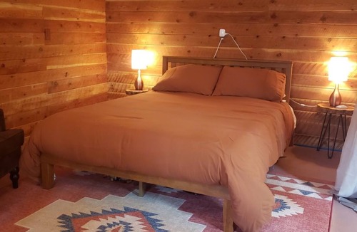 Hot Springs Cabin | Cozy in the Pines getaway cabin in Hot Springs