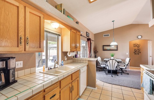 Lake Havasu City House | Cozy Lake Havasu City Home - Pool and Hot Tub