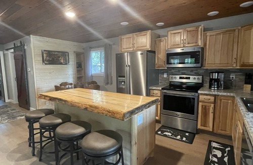 Duluth Cabin | Cozy Lakefront Cottage on Little Pequaywan ~ Great for all seasons