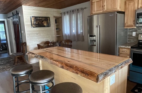 Duluth Cabin | Cozy Lakefront Cottage on Little Pequaywan ~ Great for all seasons