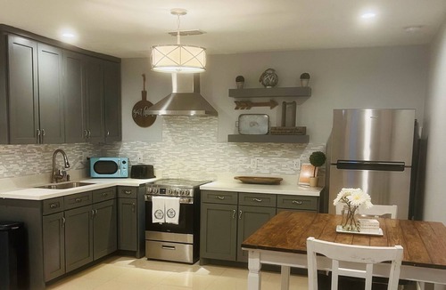 Brownsville Condo | Cozy loft Centrally Located 1 Bedroom Loft with Gated Pool and Wifi