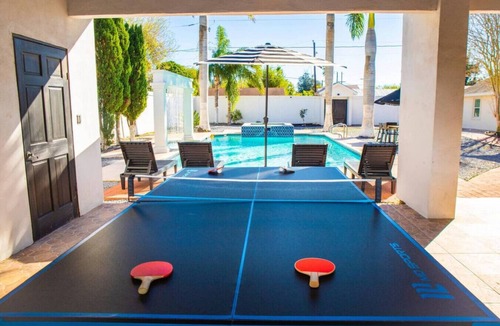 Brownsville Villa | Cozy Mansion/Pool & Jacuzzi/Cinema/Game Room