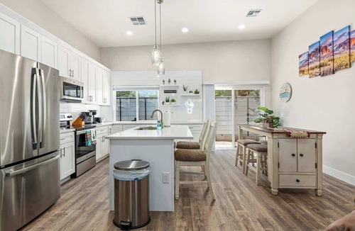 Barrio Anita House | Cozy Mega-Duplex | 8BR Summer Retreat